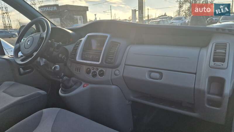 Грузопассажирский фургон Renault Trafic 2011 в Ровно