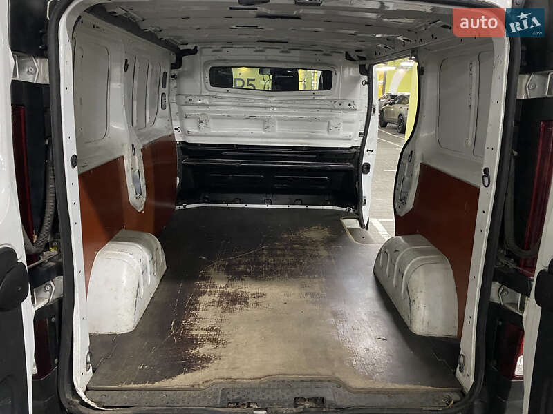 Грузовой фургон Renault Trafic 2017 в Киеве фото 8 Грузовой фургон Renault Trafic 2017 в Киеве