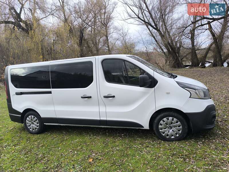 Минивэн Renault Trafic 2016 в Городке