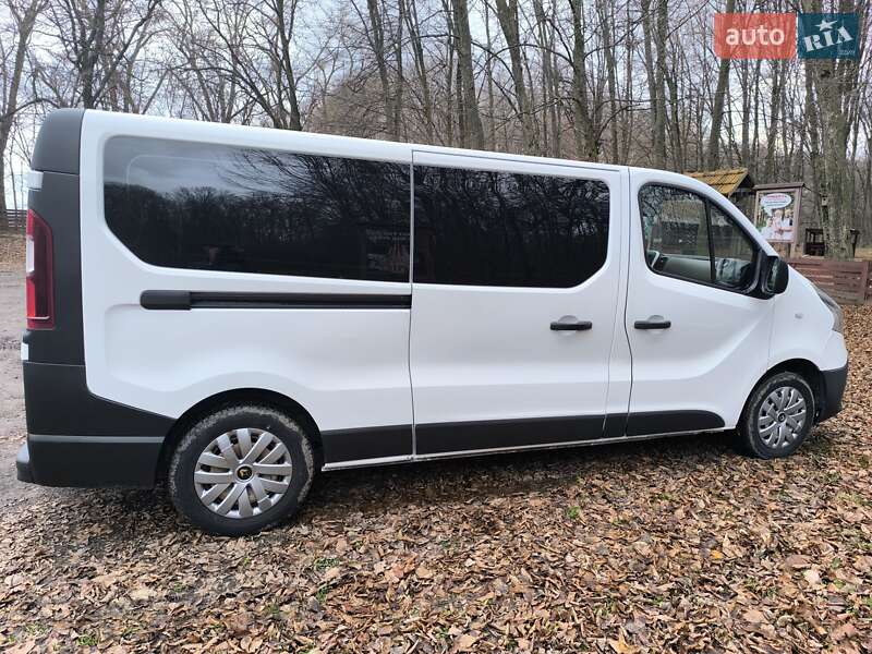 Минивэн Renault Trafic 2016 в Городке