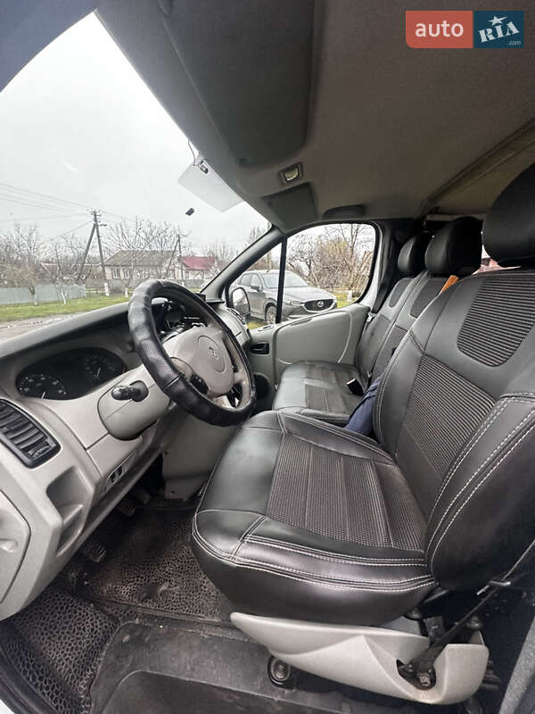 Минивэн Renault Trafic 2010 в Березане