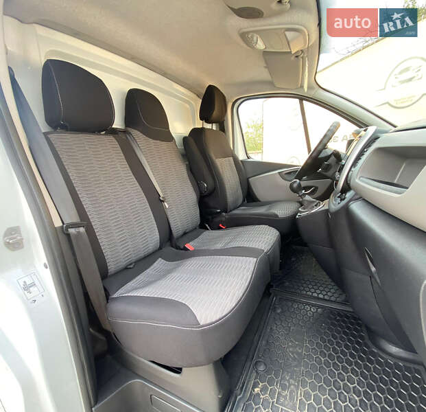 Вантажний фургон Renault Trafic 2018 в Рівному