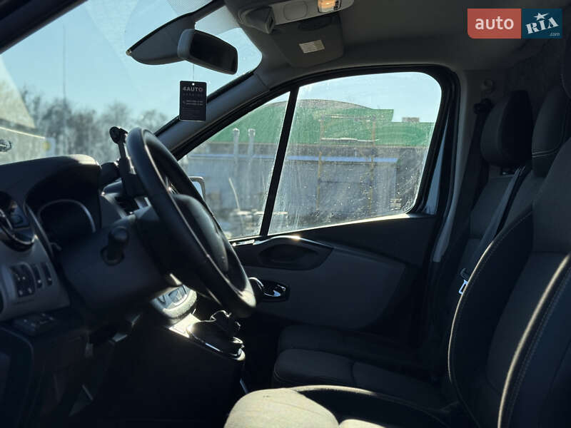 Грузовой фургон Renault Trafic 2015 в Радивилове