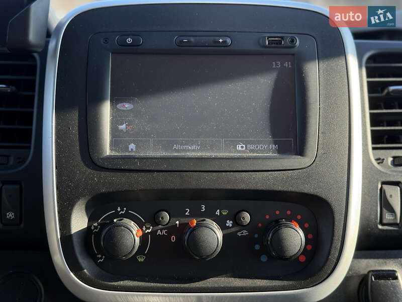 Грузовой фургон Renault Trafic 2015 в Радивилове