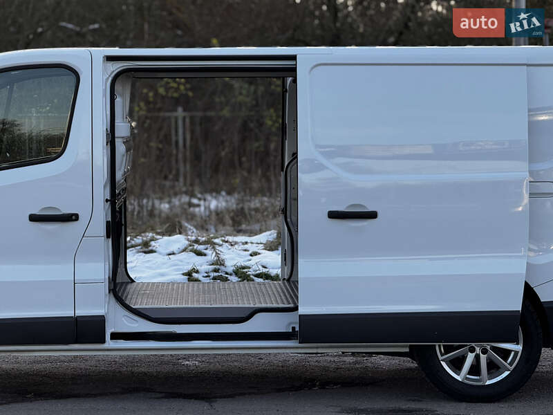 Грузовой фургон Renault Trafic 2016 в Радивилове