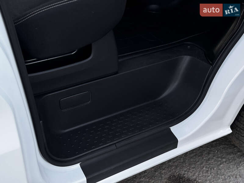 Грузовой фургон Renault Trafic 2016 в Радивилове