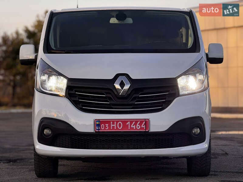 Грузовой фургон Renault Trafic 2016 в Радивилове