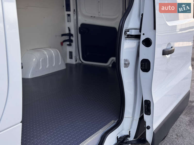 Грузовой фургон Renault Trafic 2016 в Радивилове