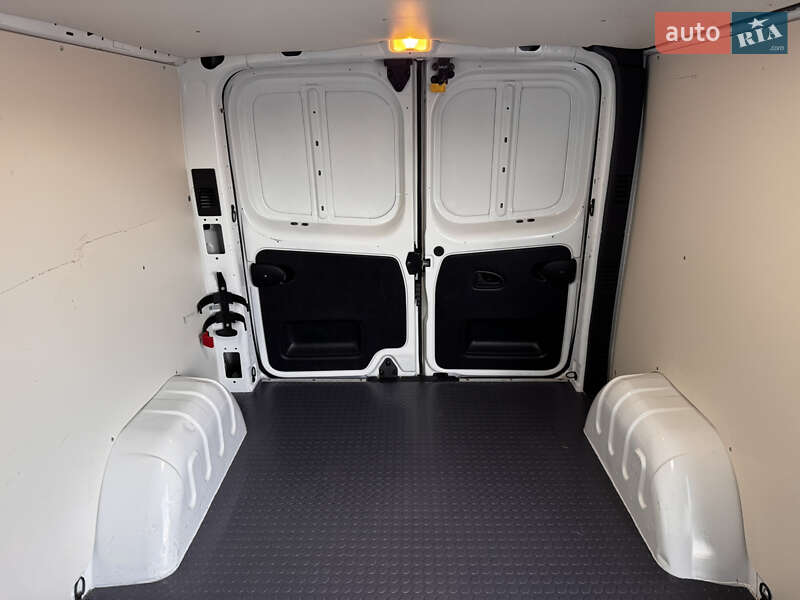 Грузовой фургон Renault Trafic 2016 в Радивилове