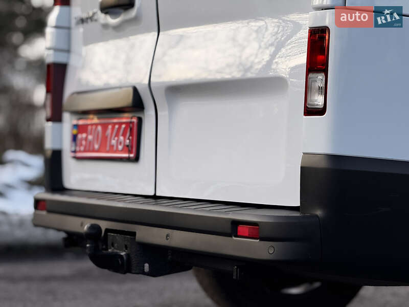 Грузовой фургон Renault Trafic 2016 в Радивилове