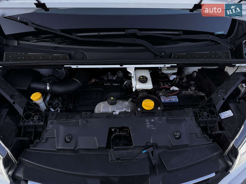 Грузовой фургон Renault Trafic 2016 в Радивилове