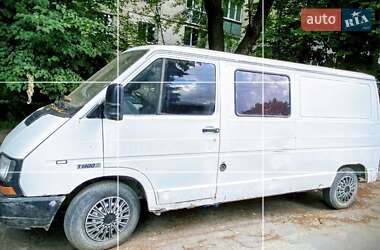Грузовой фургон Renault Trafic 1996 в Каменец-Подольском