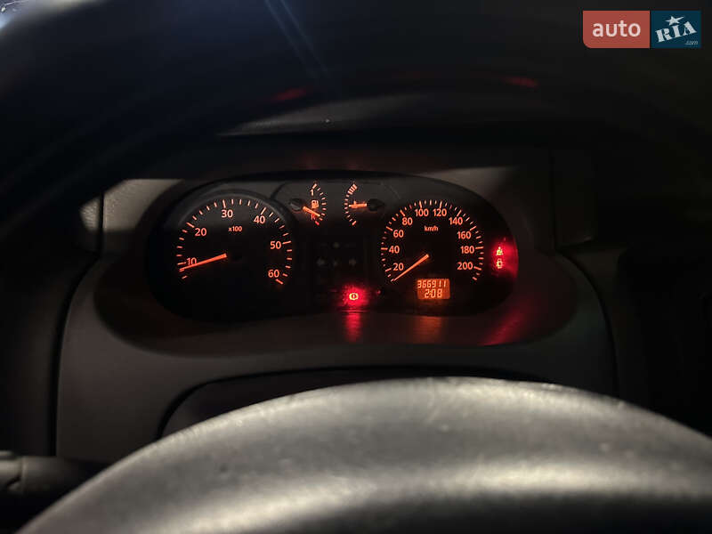 Минивэн Renault Trafic 2003 в Полтаве фото 15 Минивэн Renault Trafic 2003 в Полтаве