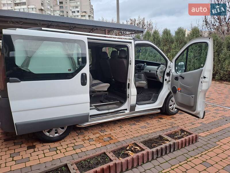 Минивэн Renault Trafic 2004 в Южноукраинске фото 5 Минивэн Renault Trafic 2004 в Южноукраинске