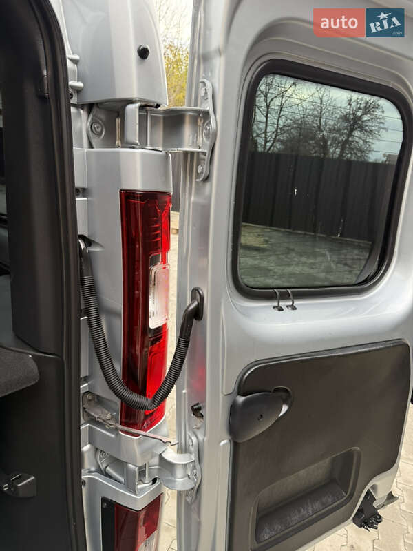 Минивэн Renault Trafic 2022 в Казатине фото 46 Минивэн Renault Trafic 2022 в Казатине