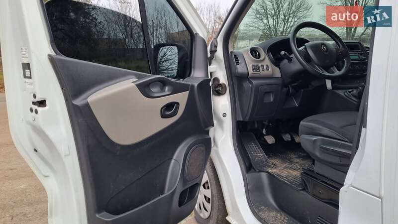 Грузовой фургон Renault Trafic 2015 в Полтаве