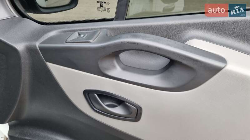 Грузовой фургон Renault Trafic 2015 в Полтаве