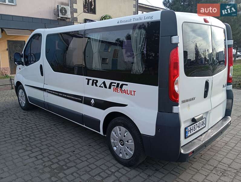 Минивэн Renault Trafic 2006 в Белгороде-Днестровском