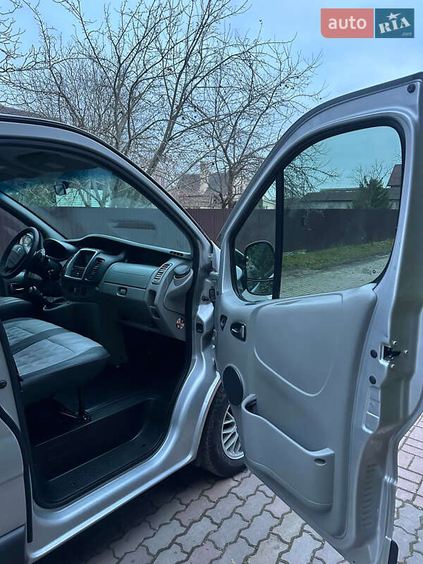 Минивэн Renault Trafic 2013 в Ровно фото 9 Минивэн Renault Trafic 2013 в Ровно