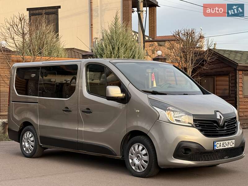 Минивэн Renault Trafic 2015 в Киеве