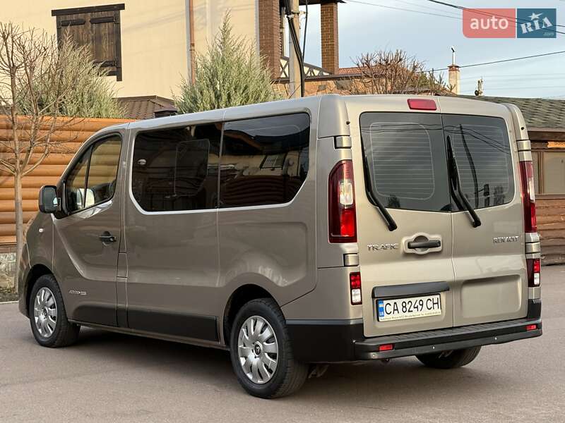 Минивэн Renault Trafic 2015 в Киеве