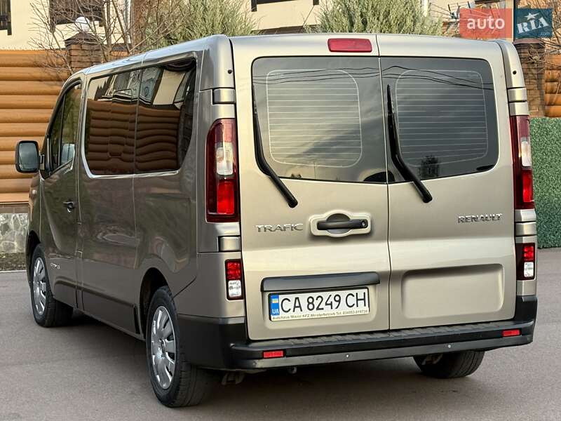 Минивэн Renault Trafic 2015 в Киеве