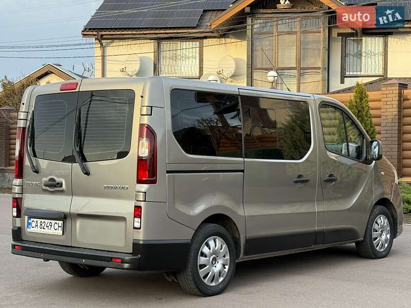Минивэн Renault Trafic 2015 в Киеве
