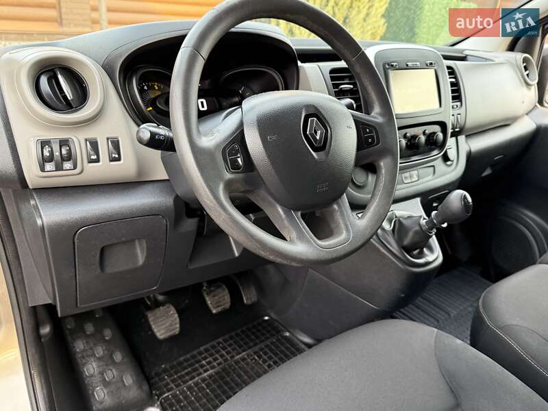 Минивэн Renault Trafic 2015 в Киеве