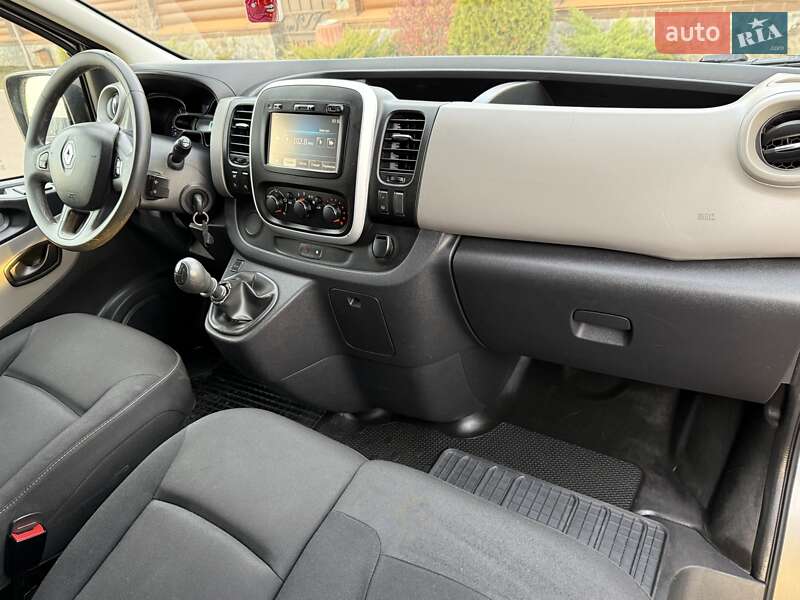 Минивэн Renault Trafic 2015 в Киеве