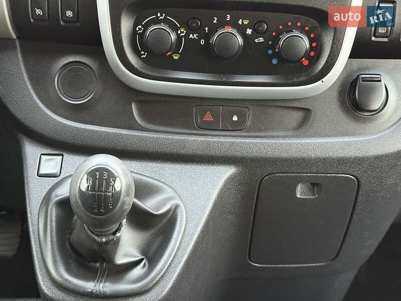 Минивэн Renault Trafic 2015 в Киеве