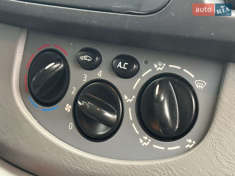 Грузовой фургон Renault Trafic 2014 в Ровно