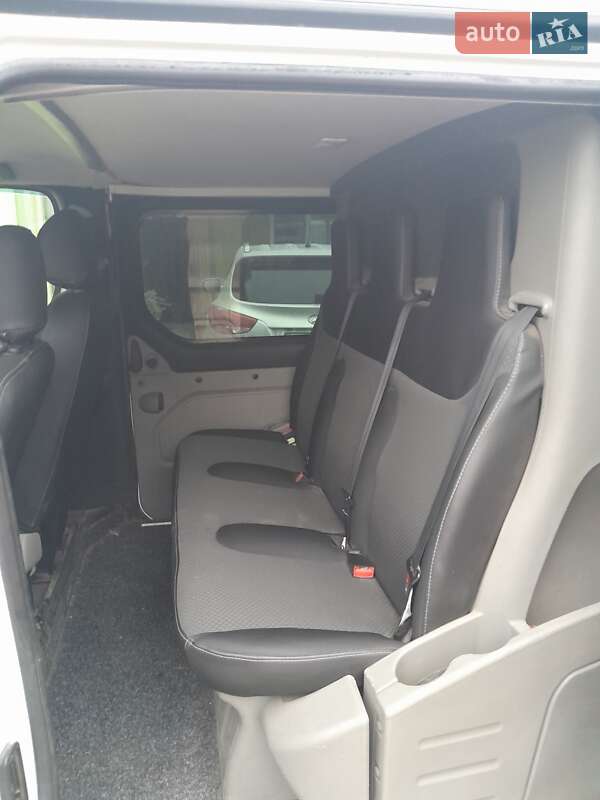 Грузопассажирский фургон Renault Trafic 2014 в Черновцах