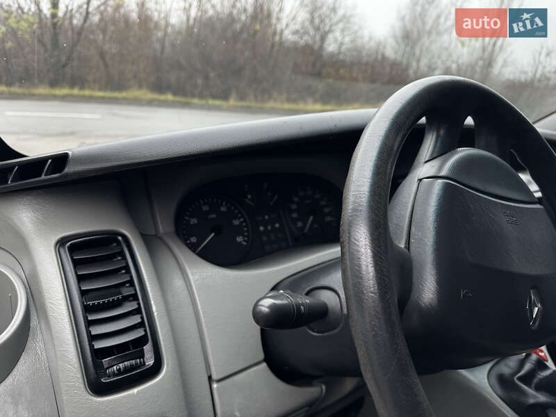 Минивэн Renault Trafic 2004 в Виннице