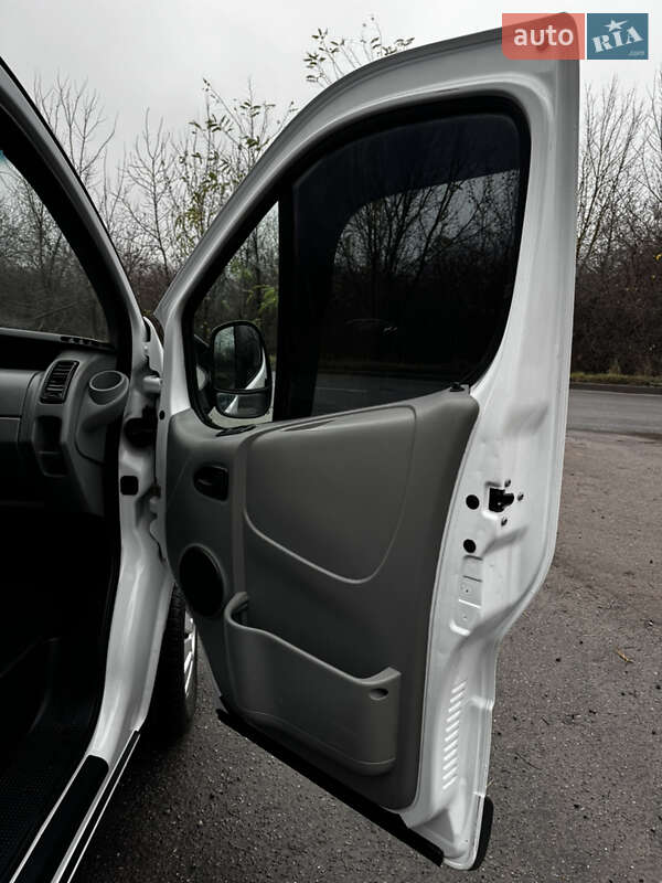 Минивэн Renault Trafic 2004 в Виннице