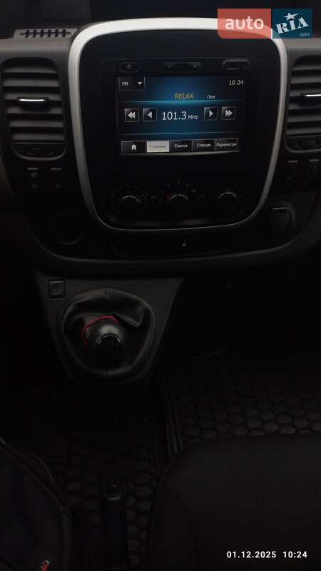 Микроавтобус грузовой (до 3,5т) Renault Trafic 2015 в Житомире