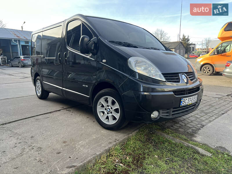 Вантажний фургон Renault Trafic 2011 в Стрию