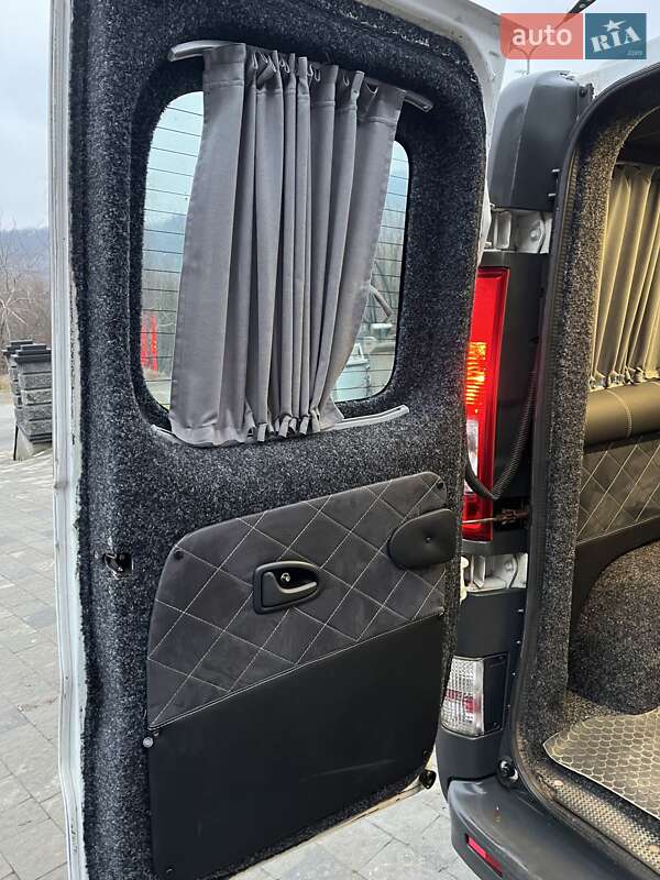 Минивэн Renault Trafic 2007 в Тячеве
