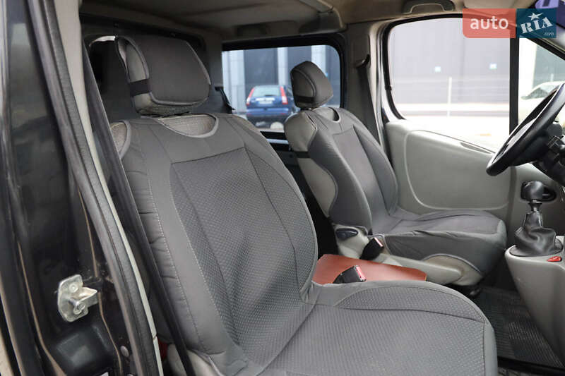 Мінівен Renault Trafic 2009 в Луцьку