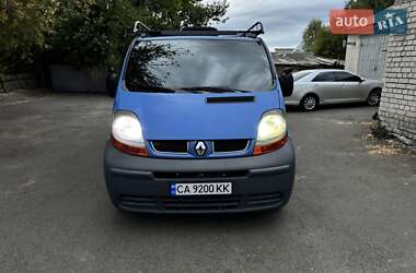 Вантажний фургон Renault Trafic 2004 в Шполі