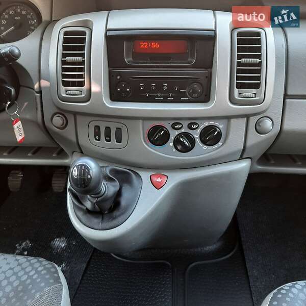 Грузопассажирский фургон Renault Trafic 2010 в Полтаве