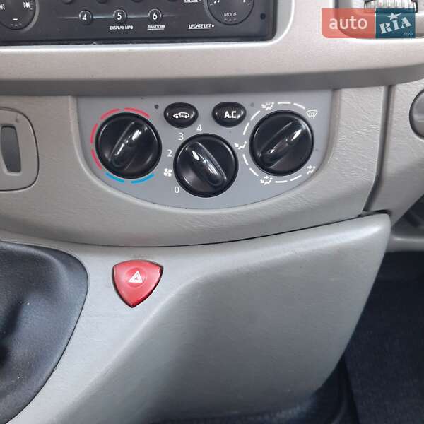 Грузопассажирский фургон Renault Trafic 2010 в Полтаве