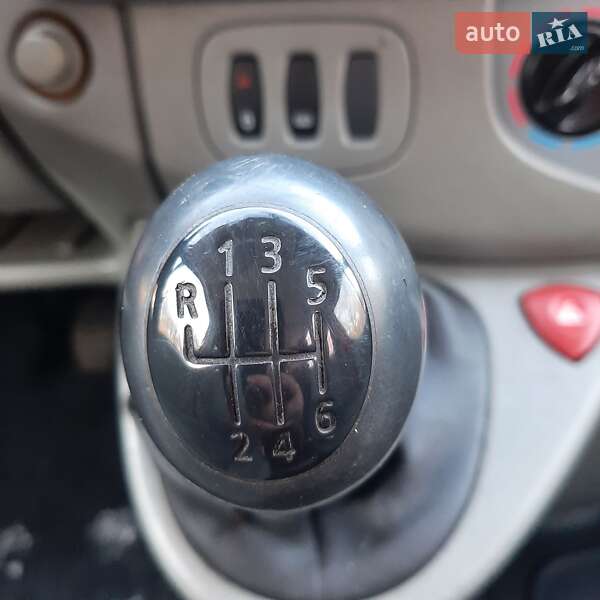 Грузопассажирский фургон Renault Trafic 2010 в Полтаве