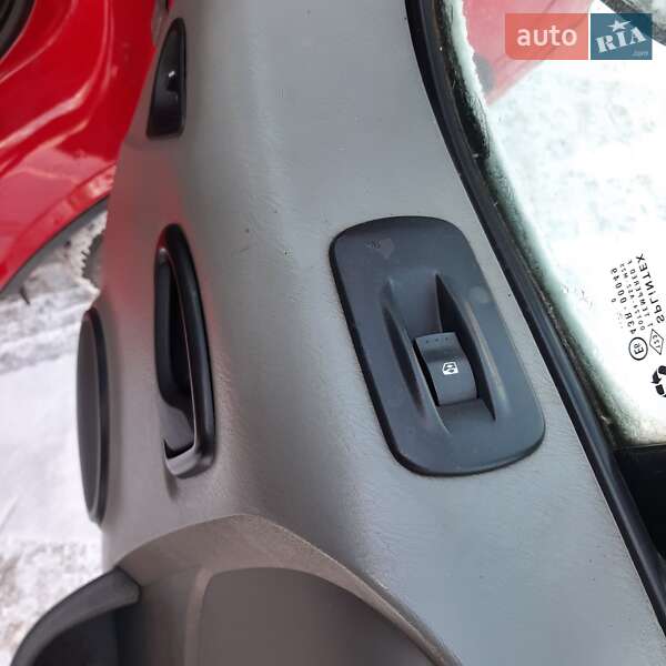 Грузопассажирский фургон Renault Trafic 2010 в Полтаве