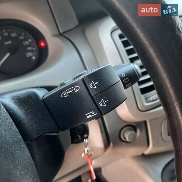 Грузопассажирский фургон Renault Trafic 2010 в Полтаве