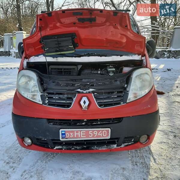 Грузопассажирский фургон Renault Trafic 2010 в Полтаве