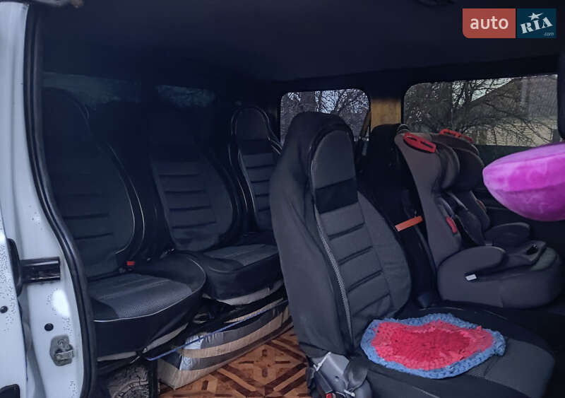 Микроавтобус Renault Trafic 2006 в Талалаевке