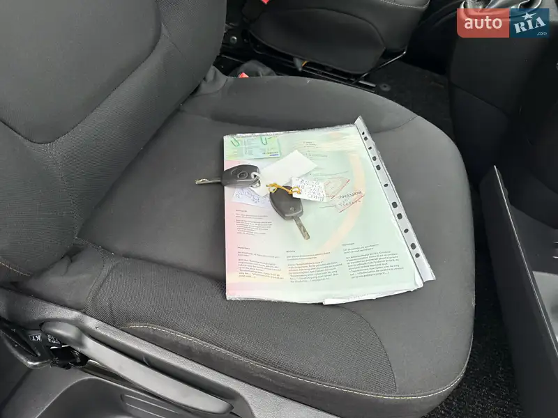 Грузопассажирский фургон Renault Trafic 2018 в Одессе документ 2 фото Грузопассажирский фургон Renault Trafic 2018 в Одессе документ