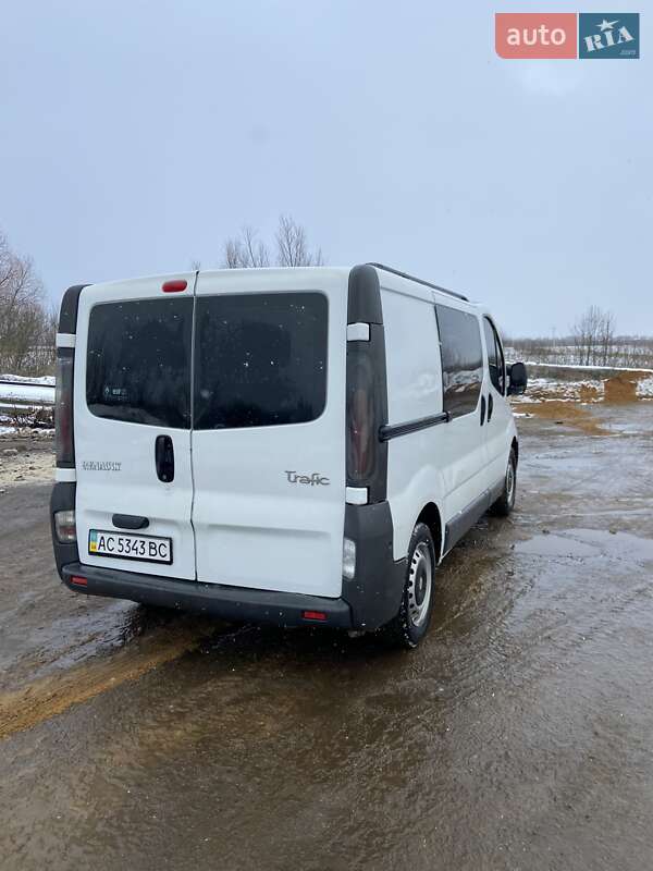 Грузовой фургон Renault Trafic 2005 в Ратным