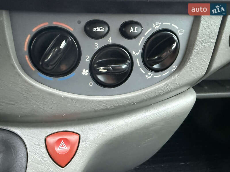 Мінівен Renault Trafic 2011 в Львові