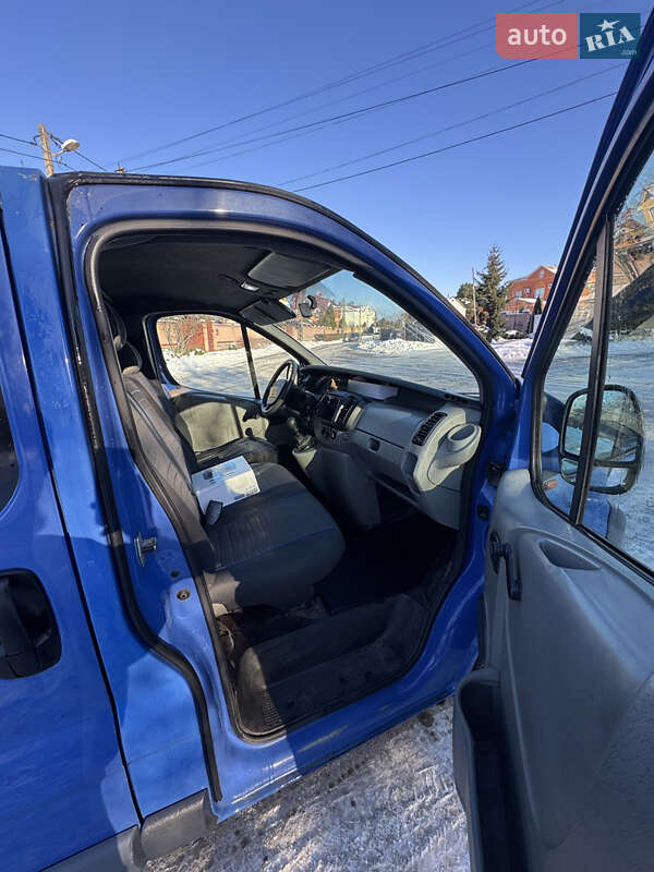 Минивэн Renault Trafic 2004 в Сумах фото 5 Минивэн Renault Trafic 2004 в Сумах